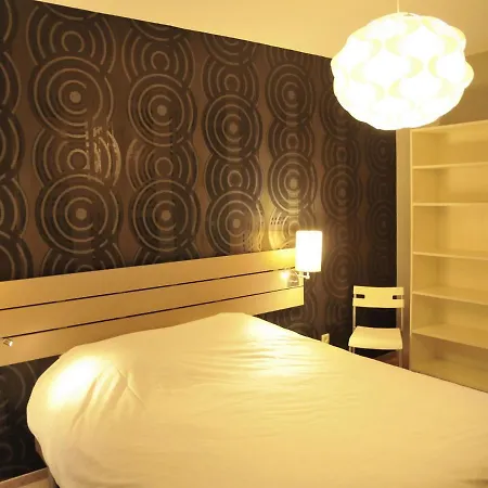 Comfortable Holiday In Marche-en-famenne With Terrace Marloie